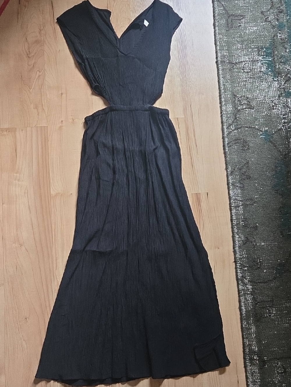 Elegant Black V-Neck Maxi Dress